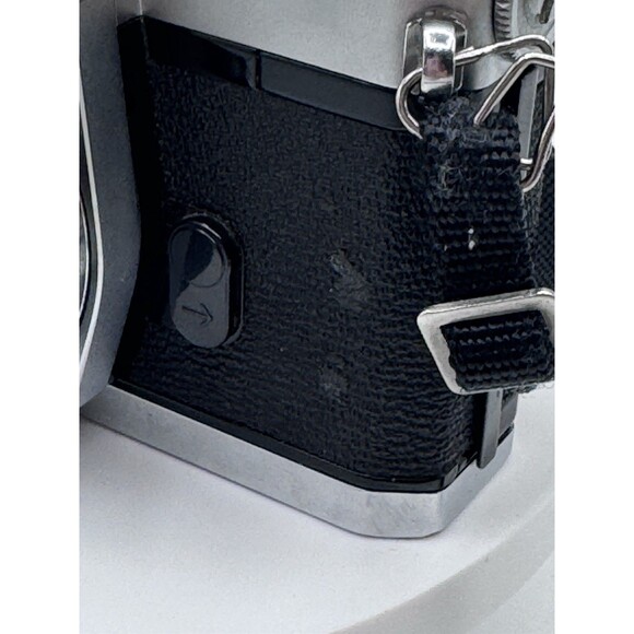 Vintage Canon FTB QL 35mm SLR Film Camera Bundle Tested & Working Lens Flash - Picture 9 of 16